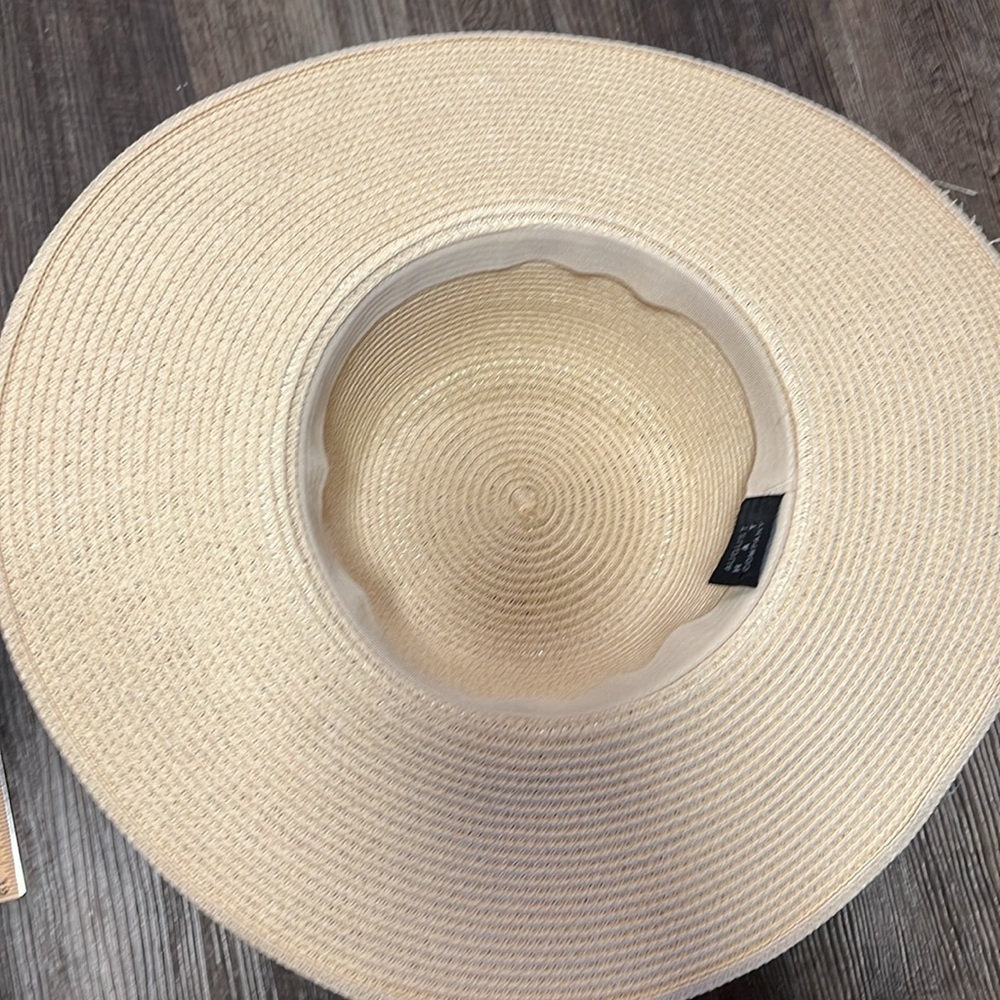 Straw Hat - Picture 3 of 4